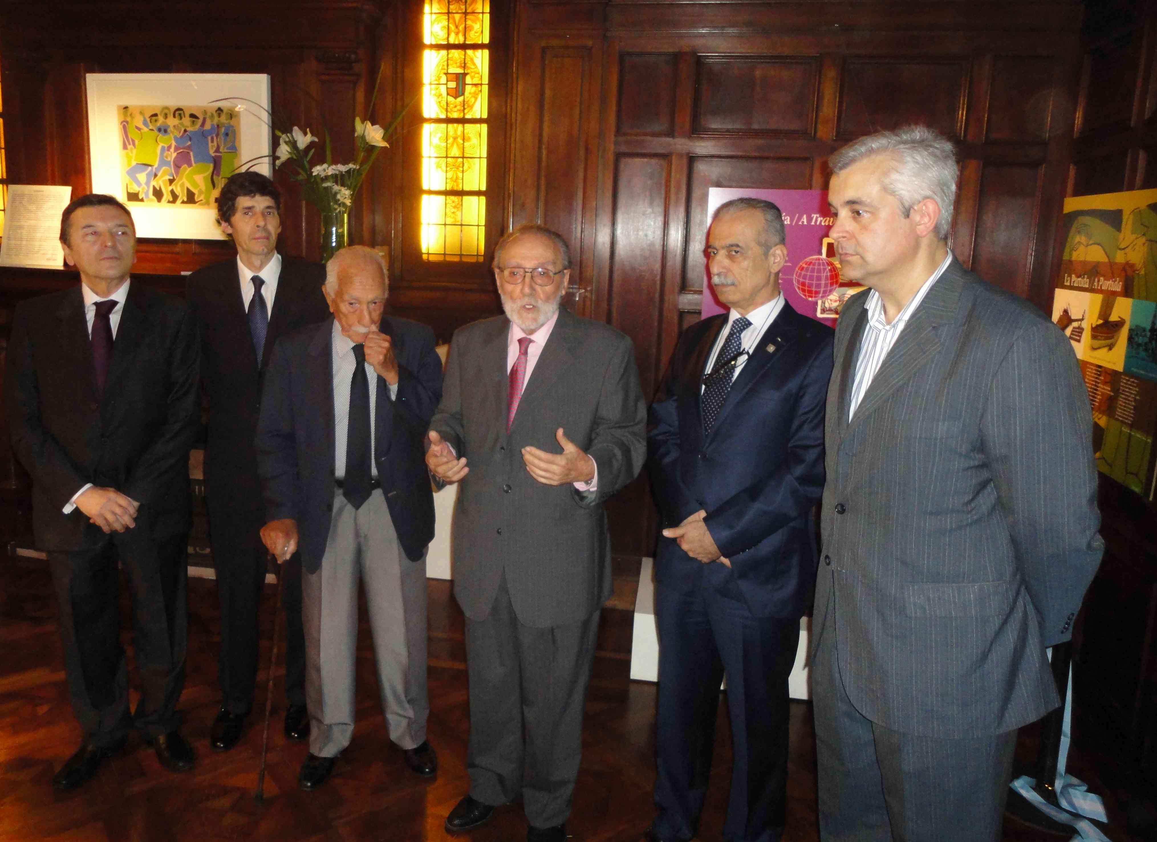 Vila Alén, Chiloteguy, Husni Abdel Wahed y López Dobarro escuchan las palabras del director del MEGA