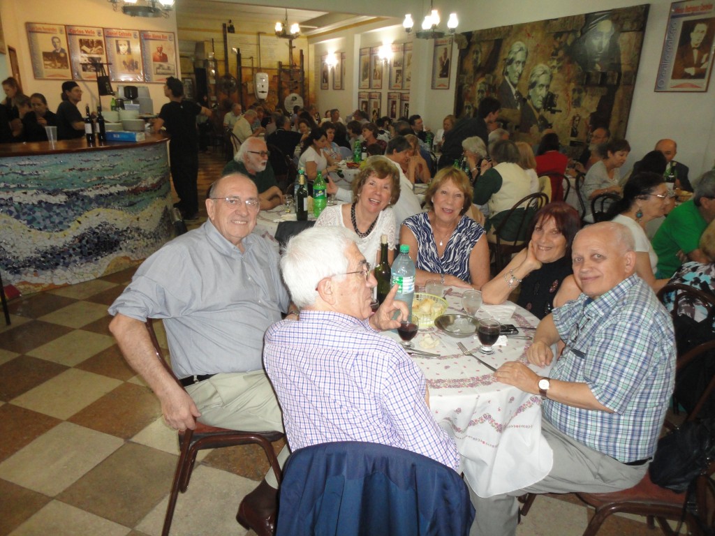 Fue una reunión en la que hubo reencuentros entre viejos amigos